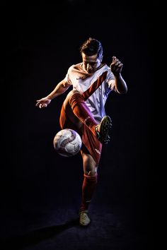 戴伟浚：比赛场地不是很理想 影响了我们的发挥.